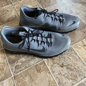 Nike air max running shoes